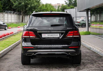 Подержанный автомобиль Mercedes-Benz GLE 2016 года (7 фото)