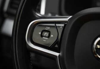 Подержанный автомобиль Volvo XC90 2019 года (16 фото)