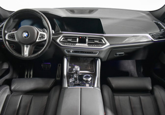 Подержанный автомобиль BMW X6 2019 года (13 фото)