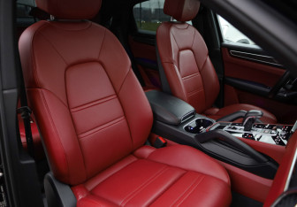 Подержанный автомобиль Porsche Cayenne 2019 года (27 фото)