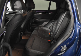 Подержанный автомобиль BMW X4 2021 года (11 фото)