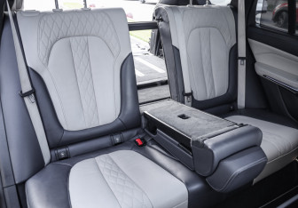 Подержанный автомобиль BMW X5 2021 года (31 фото)