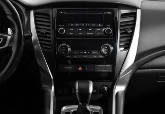 Подержанный автомобиль Mitsubishi Pajero Sport 2019 года (18 фото)