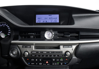 Подержанный автомобиль Lexus ES 2012 года (15 фото)
