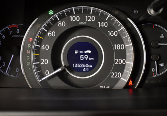 Подержанный автомобиль Honda CR-V 2013 года (9 фото)