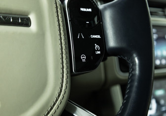 Подержанный автомобиль Land Rover Range Rover 2018 года (23 фото)