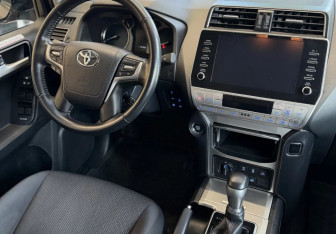 Подержанный автомобиль Toyota Land Cruiser Prado 2021 года (8 фото)