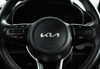 Подержанный автомобиль Kia Picanto 2022 года (24 фото)