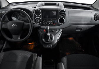 Подержанный автомобиль Citroen Berlingo 2021 года (11 фото)