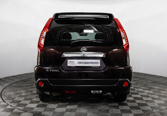 Подержанный автомобиль Nissan X-Trail 2013 года (6 фото)