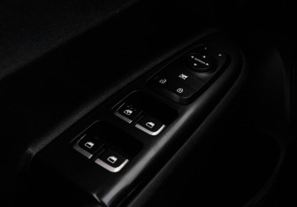 Подержанный автомобиль Kia Rio Hatchback 2018 года (21 фото)