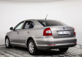 Подержанный автомобиль Skoda Octavia Liftback 2012 года (7 фото)