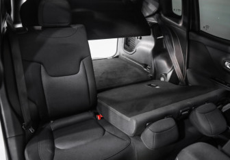 Подержанный автомобиль Jeep Renegade 2018 года (23 фото)