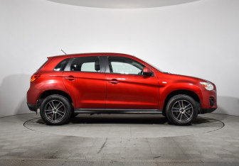 Подержанный автомобиль Mitsubishi ASX 2013 года (4 фото)