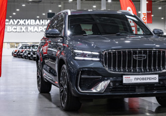 Подержанный автомобиль Geely Monjaro 2026 года (4 фото)