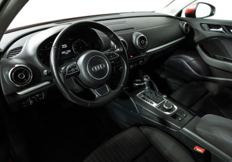 Подержанный автомобиль Audi A3 Sedan 2015 года (11 фото)