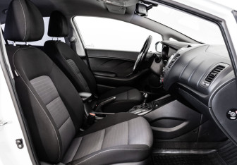 Подержанный автомобиль Kia Cerato Sedan 2015 года (18 фото)