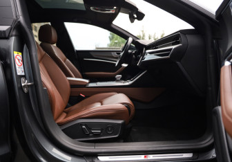 Подержанный автомобиль Audi A7 2020 года (26 фото)