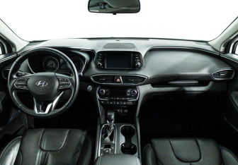 Подержанный автомобиль Hyundai Santa Fe 2020 года (13 фото)