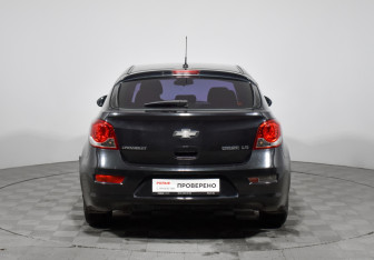 Подержанный автомобиль Chevrolet Cruze Hatchback 2012 года (6 фото)