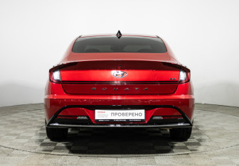 Подержанный автомобиль Hyundai Sonata 2020 года (6 фото)