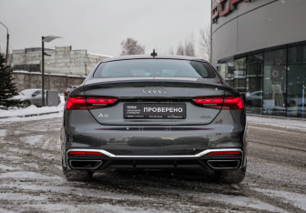 Подержанный автомобиль Audi A5 Liftback 2021 года (8 фото)