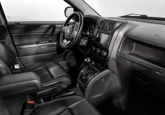 Подержанный автомобиль Jeep Compass 2012 года (13 фото)