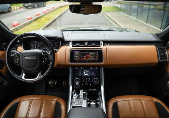 Подержанный автомобиль Land Rover Range Rover Sport 2021 года (11 фото)
