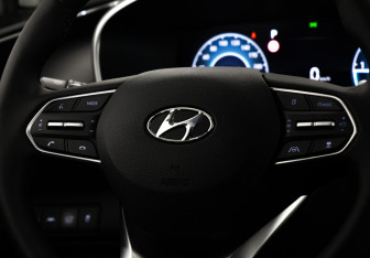 Подержанный автомобиль Hyundai Santa Fe 2021 года (12 фото)