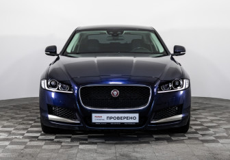 Подержанный автомобиль Jaguar XF Sedan 2016 года (3 фото)