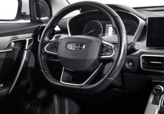 Подержанный автомобиль Geely Coolray 2020 года (15 фото)