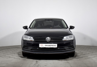 Подержанный автомобиль Volkswagen Jetta Sedan 2017 года (2 фото)