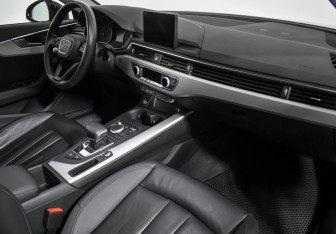 Подержанный автомобиль Audi A4 Sedan 2019 года (14 фото)