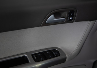 Подержанный автомобиль Volvo S40 2006 года (16 фото)