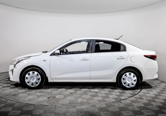 Подержанный автомобиль Kia Rio Sedan 2021 года (7 фото)