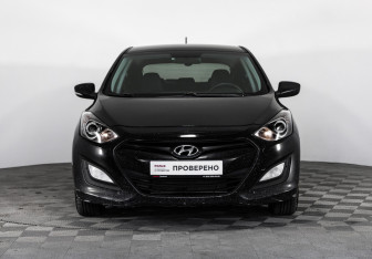 Подержанный автомобиль Hyundai i30 Hatchback 2013 года (2 фото)