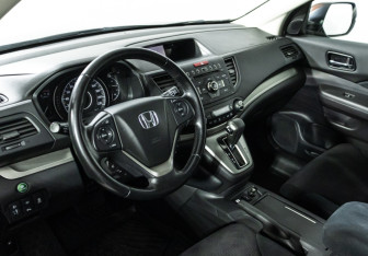 Подержанный автомобиль Honda CR-V 2013 года (11 фото)