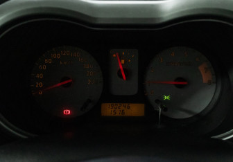 Подержанный автомобиль Nissan Note 2007 года (12 фото)