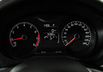 Подержанный автомобиль Volkswagen Polo Sedan 2017 года (12 фото)