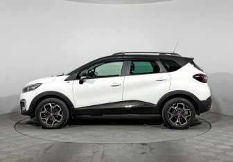 Подержанный автомобиль Renault Kaptur 2020 года (8 фото)