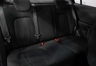 Подержанный автомобиль Chevrolet Aveo Sedan 2012 года (17 фото)