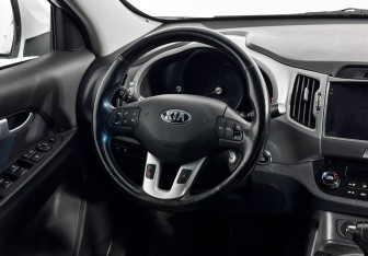 Подержанный автомобиль Kia Sportage 2015 года (14 фото)
