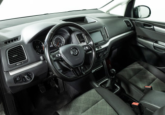 Подержанный автомобиль Volkswagen Sharan 2019 года (11 фото)