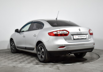 Подержанный автомобиль Renault Fluence 2014 года (7 фото)