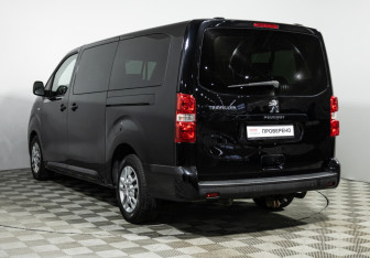 Подержанный автомобиль Peugeot Traveller 2020 года (7 фото)
