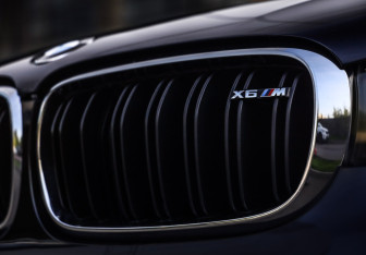 Подержанный автомобиль BMW X6 2017 года (3 фото)