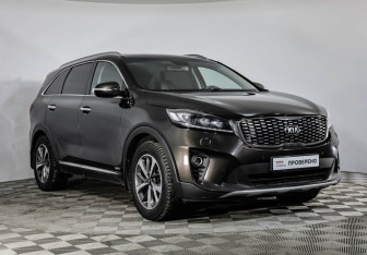 Подержанный автомобиль Kia Sorento 2018 года (3 фото)