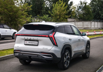 Подержанный автомобиль Geely Atlas 2024 года (6 фото)