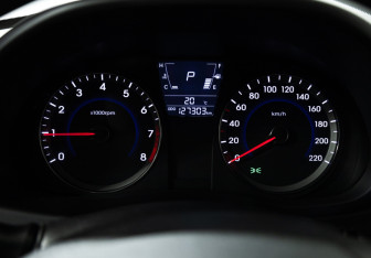 Подержанный автомобиль Hyundai Solaris Hatchback 2014 года (12 фото)