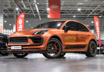 Подержанный автомобиль Porsche Macan 2016 года (2 фото)